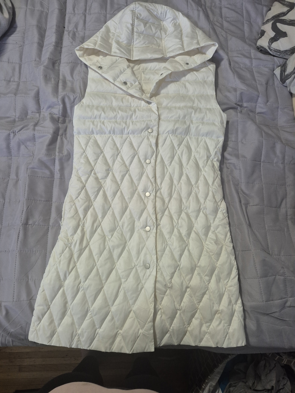 Reign White Quilted Hooded Puffer Vest